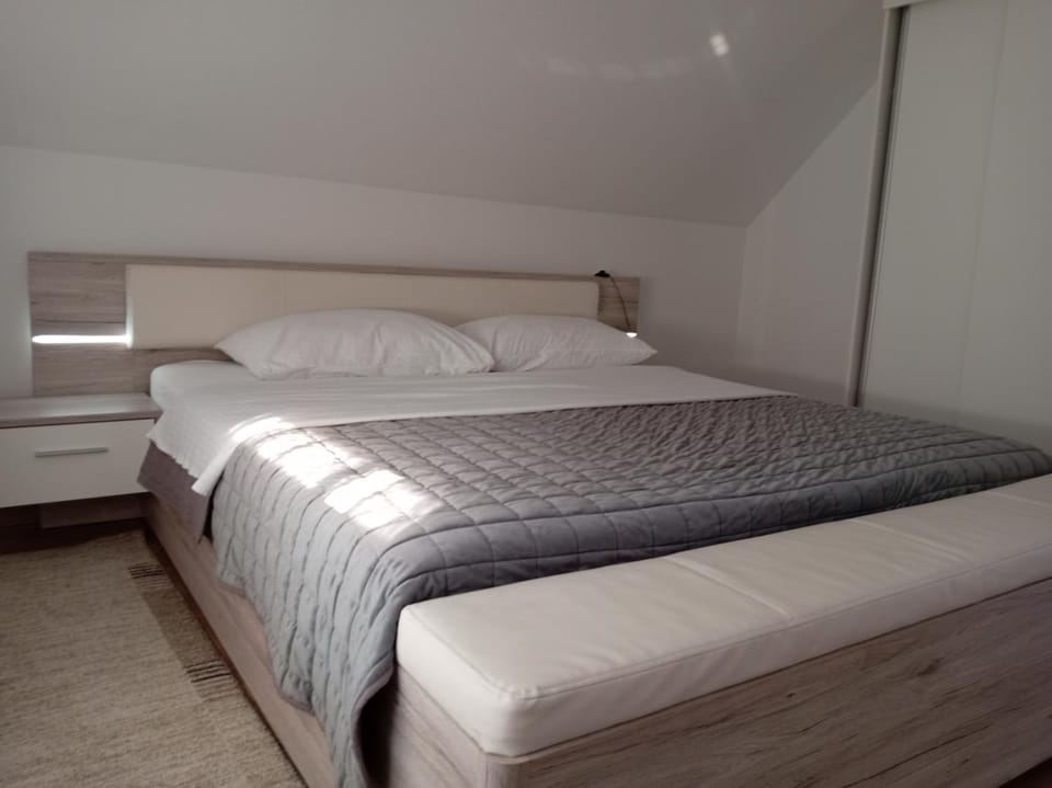 Apartments and Rooms Krizmanic Bed and Breakfast in Plitvice Lakes Park