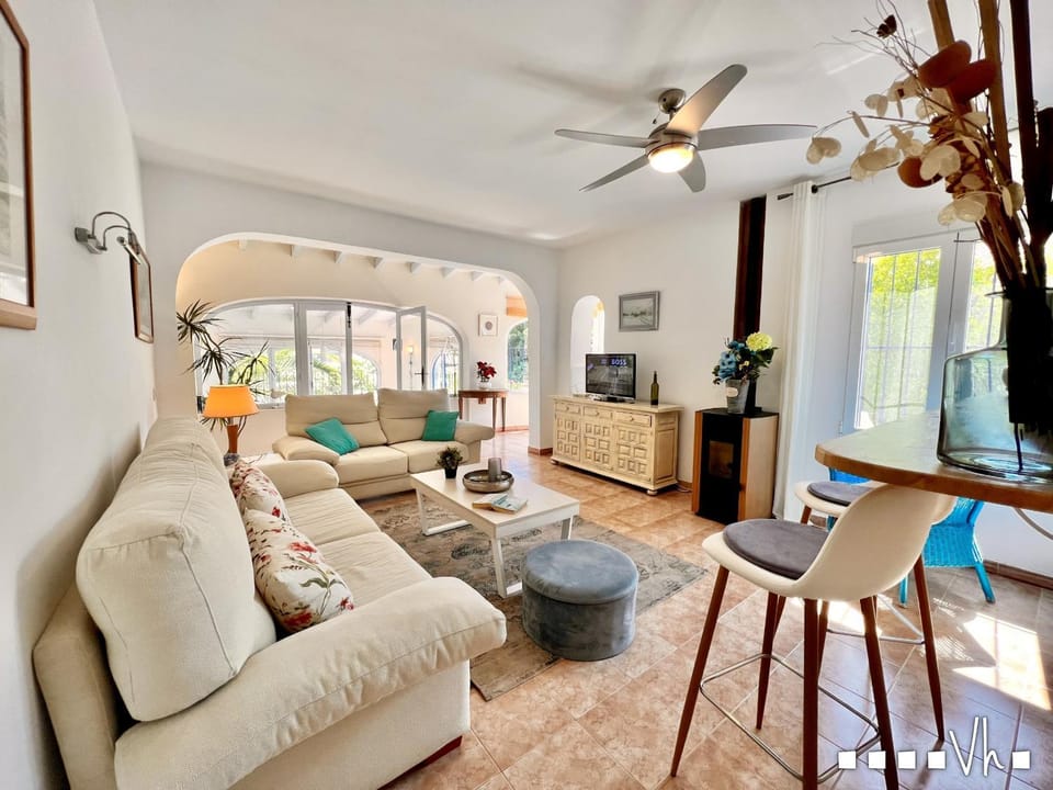 Communal lounge/ TV room, Living room