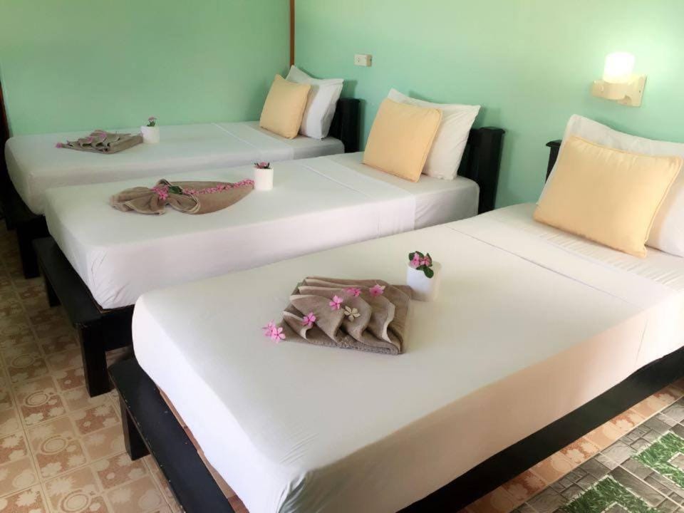 Golden Hill Guesthouse Bed and Breakfast in Krabi Changwat