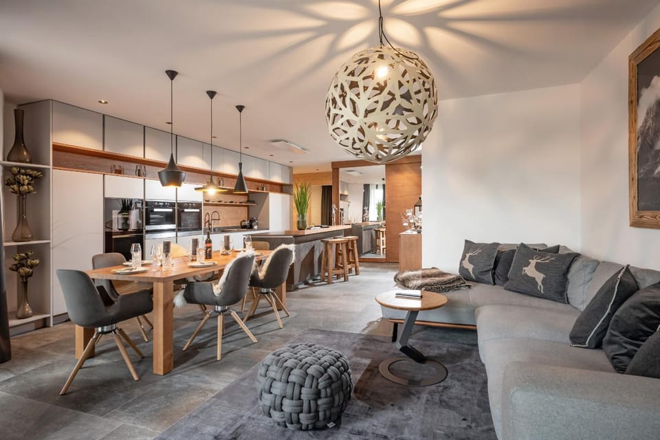Living room, Floor plan, Dining area