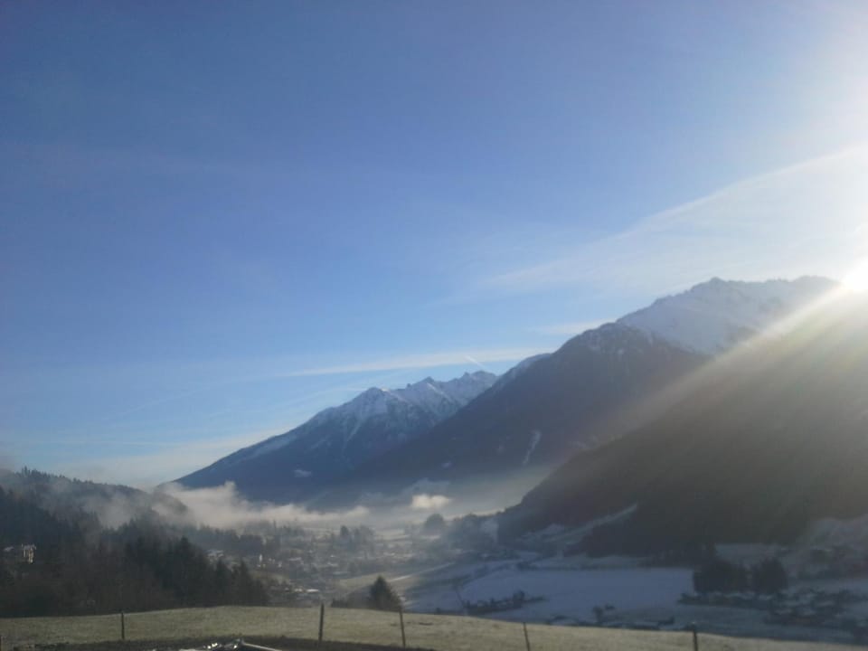 Property building, Day, Natural landscape, Winter, Mountain view