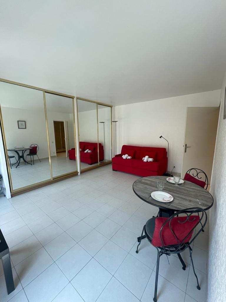 Photo of the whole room