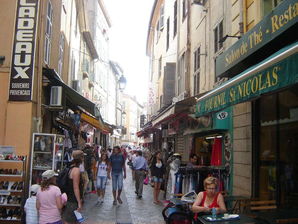 Property building, Neighbourhood, Shopping Area