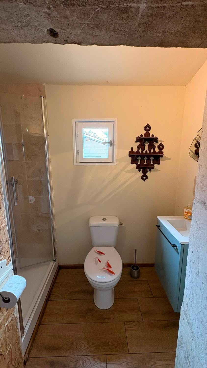 Shower, Toilet, Bathroom