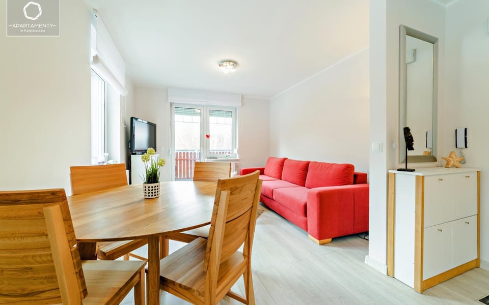 Living room, Photo of the whole room, Decorative detail, Seating area, Dining area