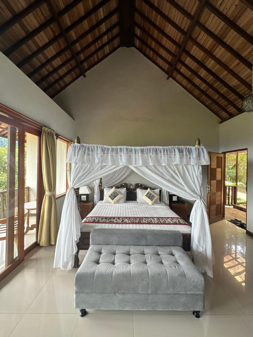 Munduk Sari Resort Bed and Breakfast in Bali