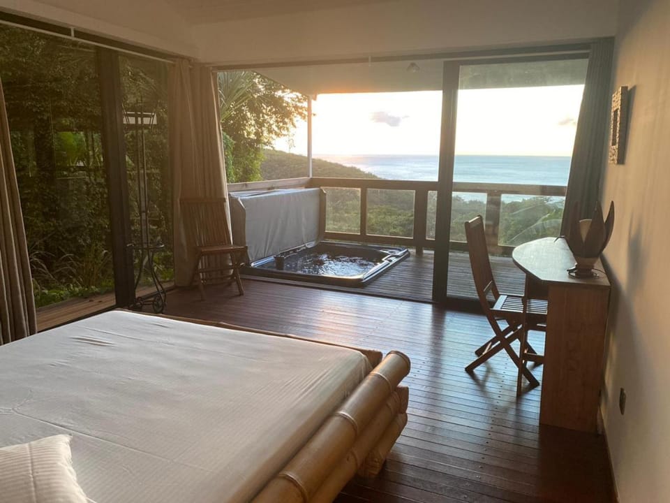 Hot Tub, View (from property/room), Balcony/Terrace, Bedroom