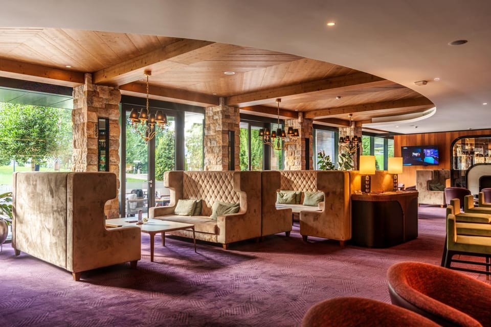 Lounge or bar