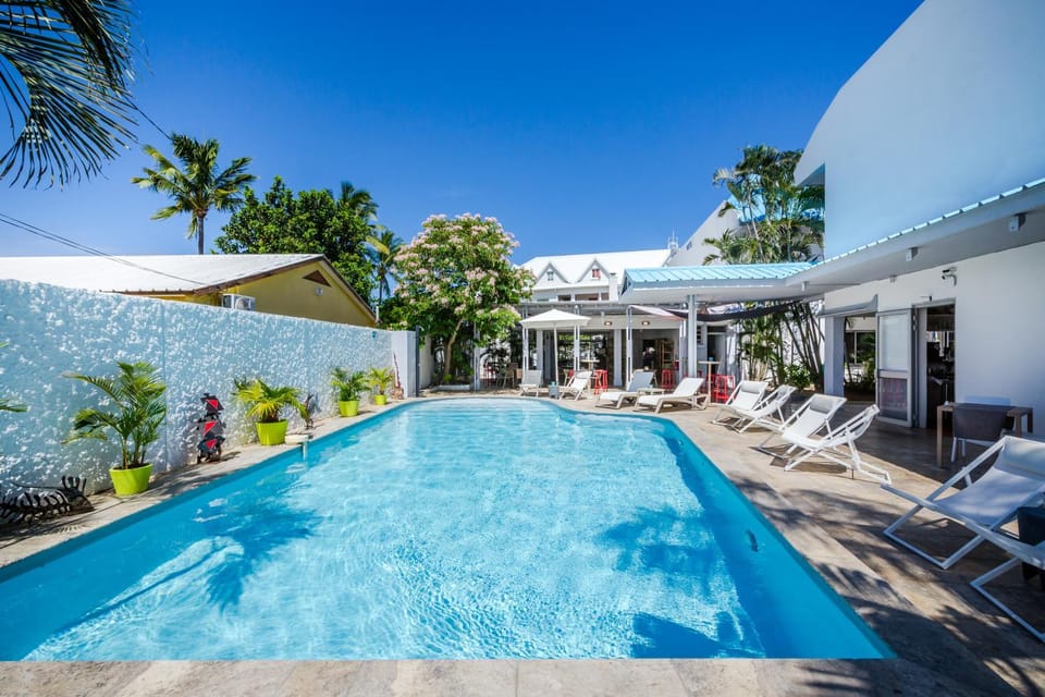 Pool view, Swimming pool, sunbed