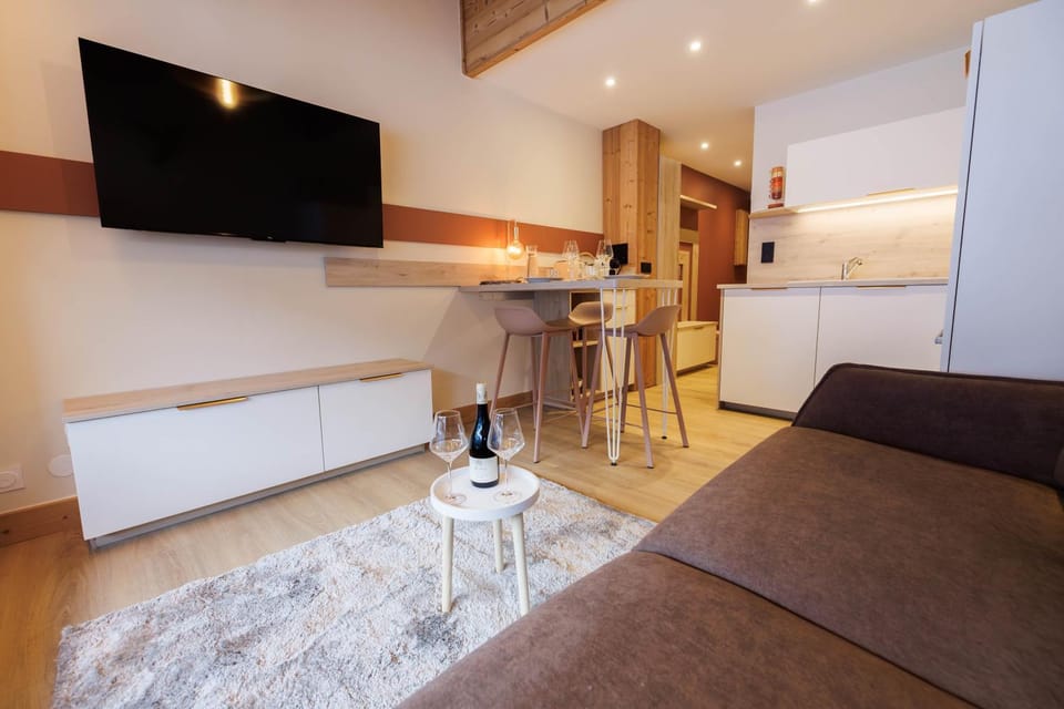 TV and multimedia, Kitchen or kitchenette, Seating area, Dining area