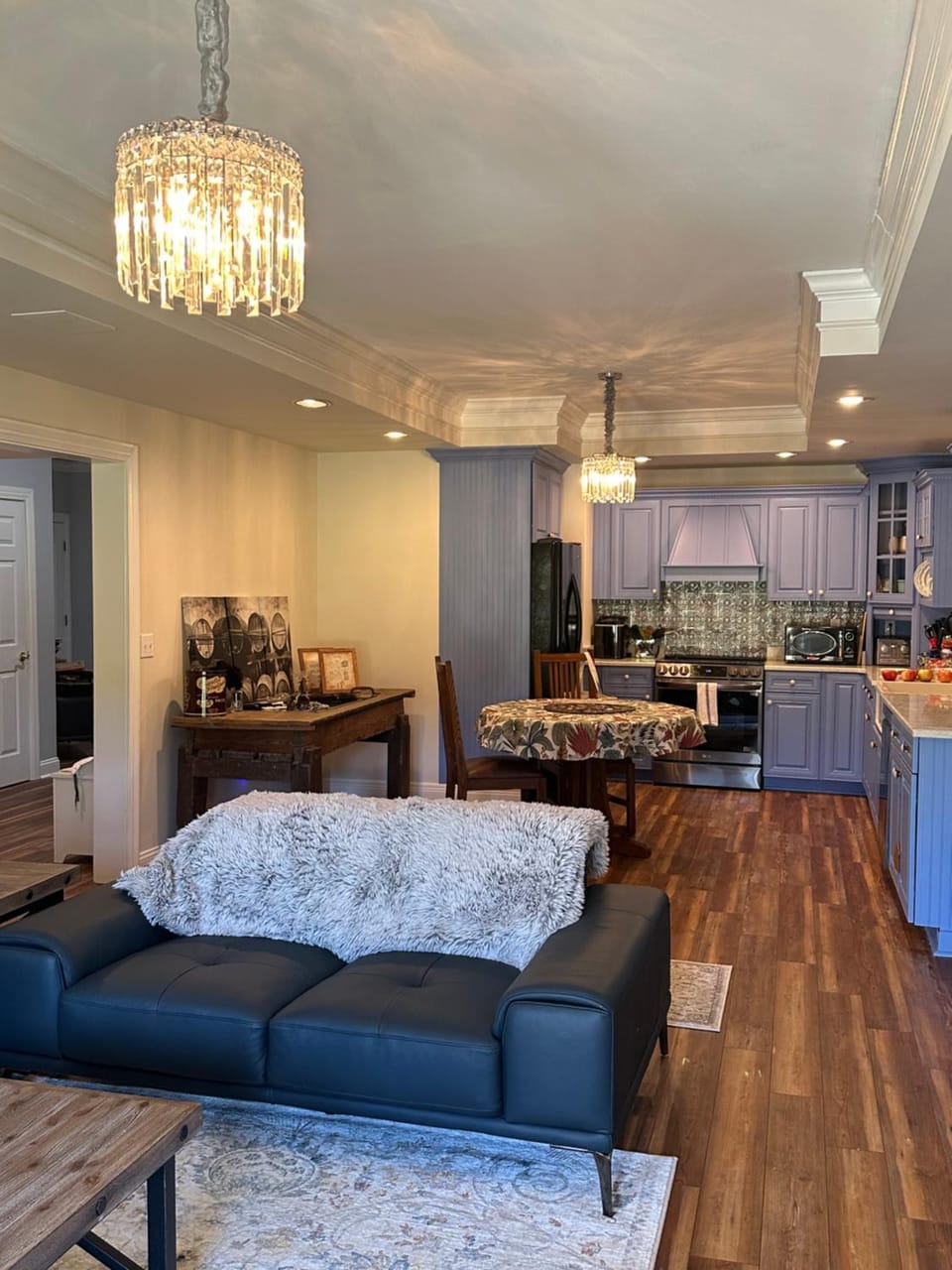 Kitchen or kitchenette, Living room, Seating area