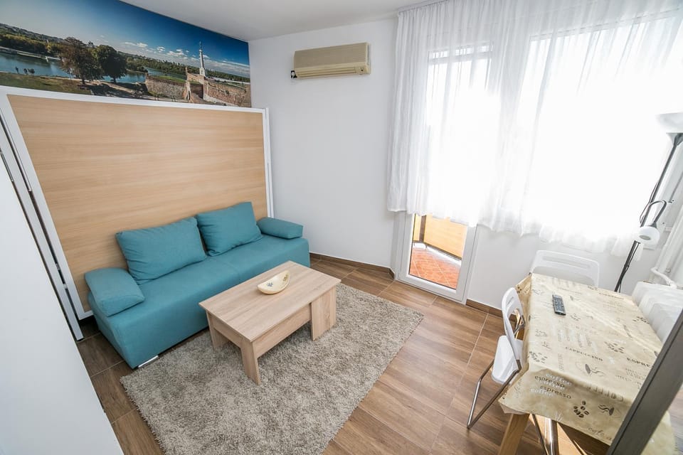 Bed, Living room, Seating area