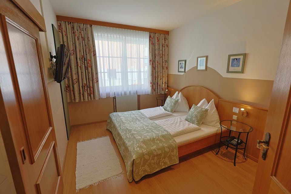 Photo of the whole room, acessibility