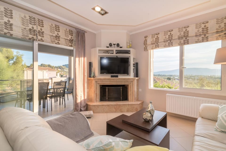 TV and multimedia, View (from property/room), View (from property/room), Living room, Photo of the whole room, Seating area, Garden view, Garden view, Mountain view, Mountain view, Area and facilities, Area and facilities