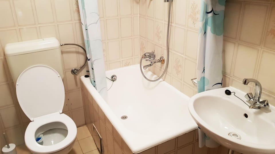 Shower, Toilet, Bath