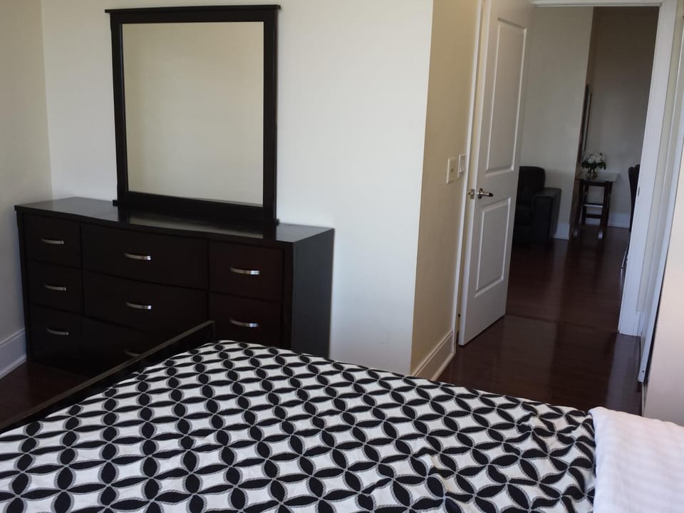 2 BEDROOM 2 Bathroom Best Value Prime Location in Missisauga Apartment in Mississauga