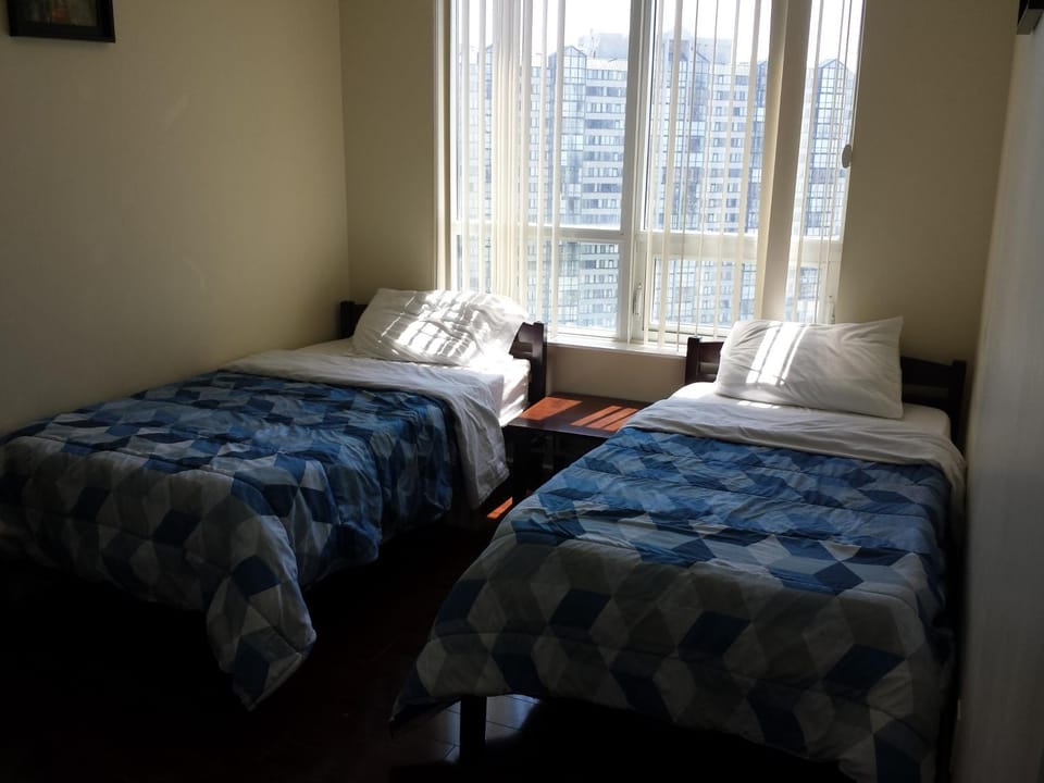 2 BEDROOM 2 Bathroom Best Value Prime Location in Missisauga Apartment in Mississauga