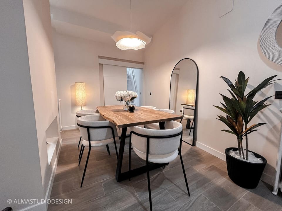 Living room, Dining area