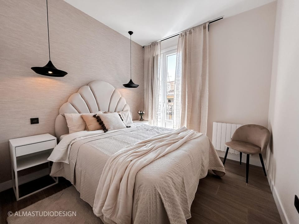 Bed, Photo of the whole room, Bedroom, hair dresser