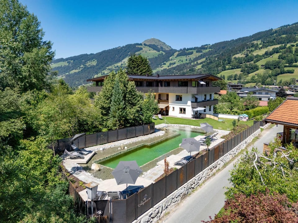 Property building, Garden, Garden view, Lake view, Swimming pool, Swimming pool