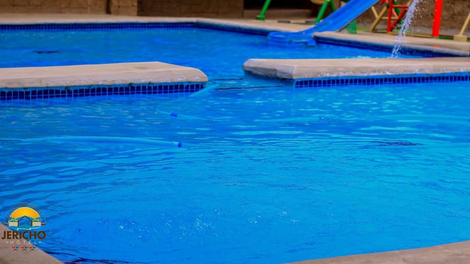 Swimming pool, Swimming pool