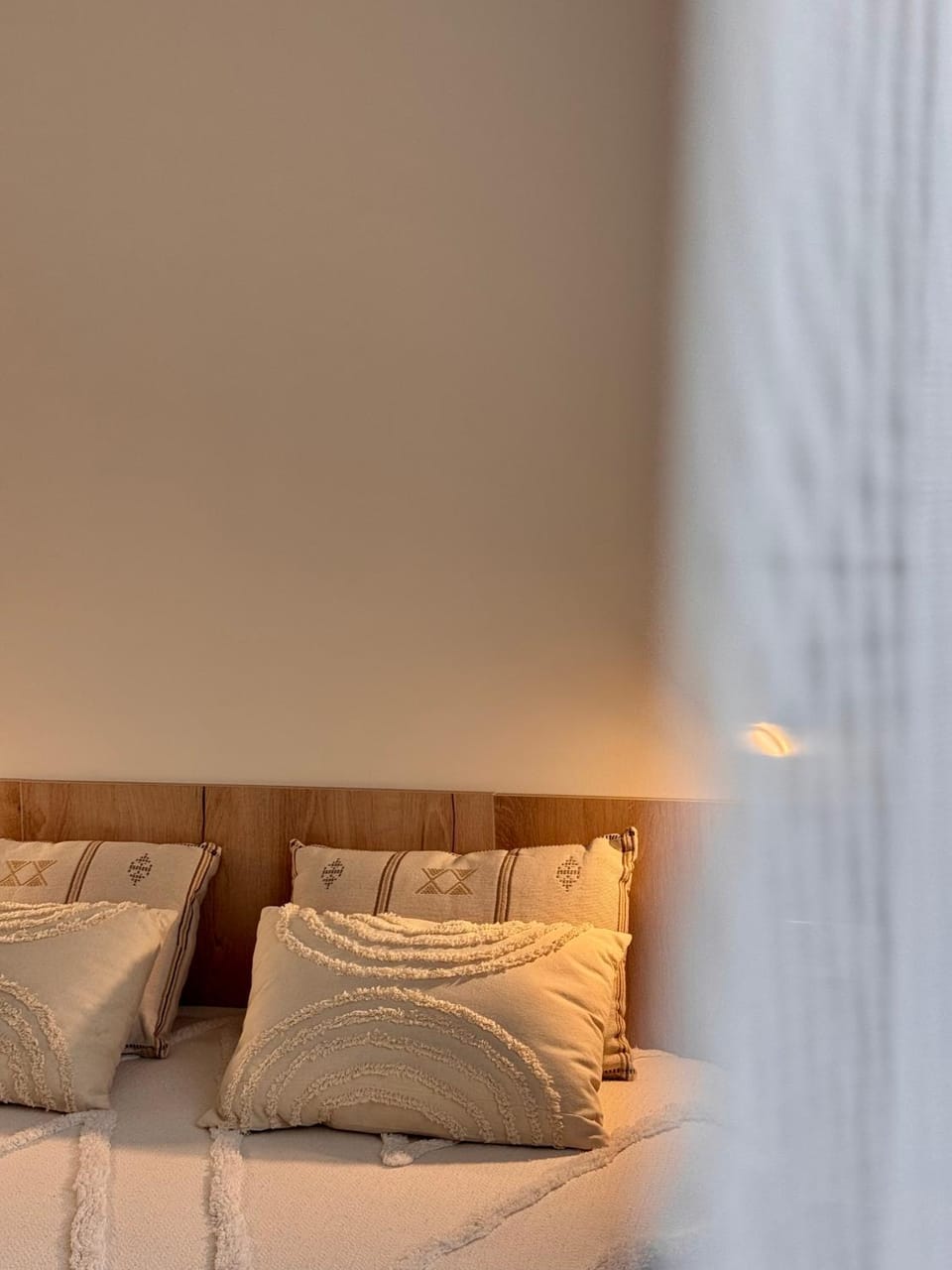 Bed, Living room, Bedroom
