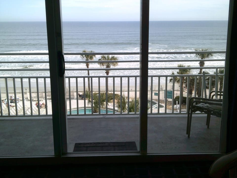 Ocean Walk Resort - Spectacular Ocean Front View House in Florida