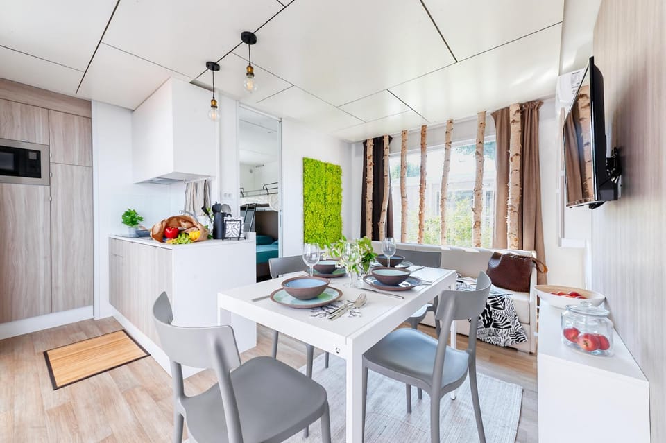 Kitchen or kitchenette, Living room, Dining area