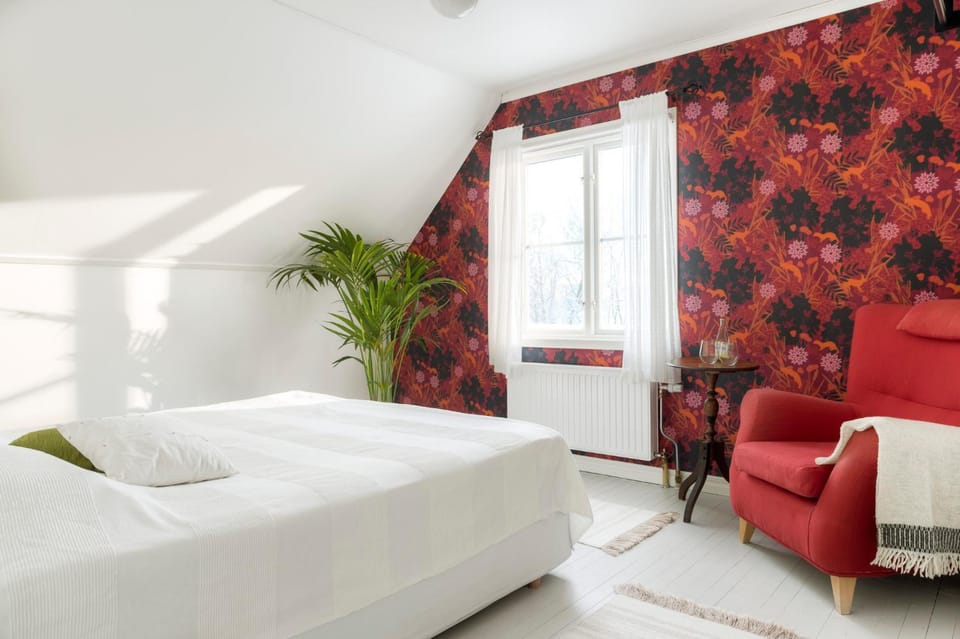 Day, Bedroom