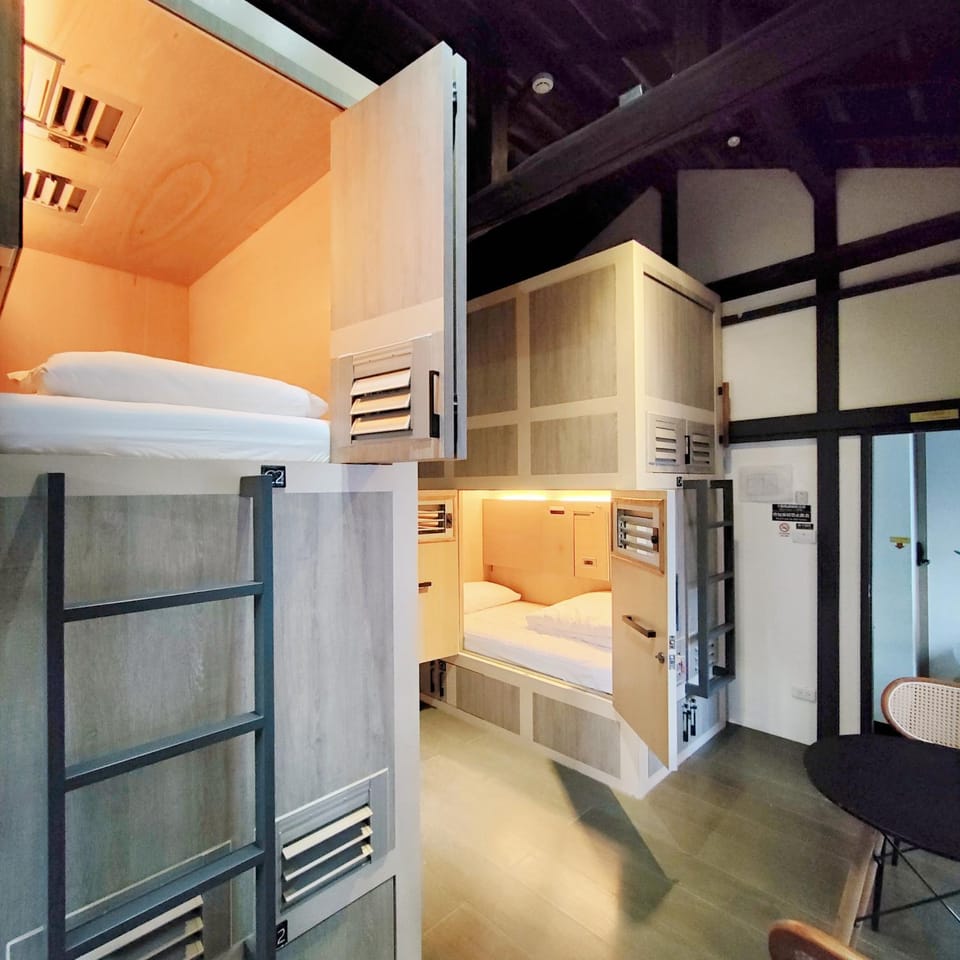 Photo of the whole room, bunk bed