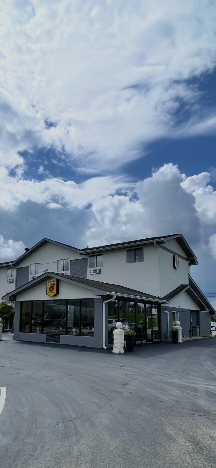 Super 8 by Wyndham Corbin KY Motel in Kentucky