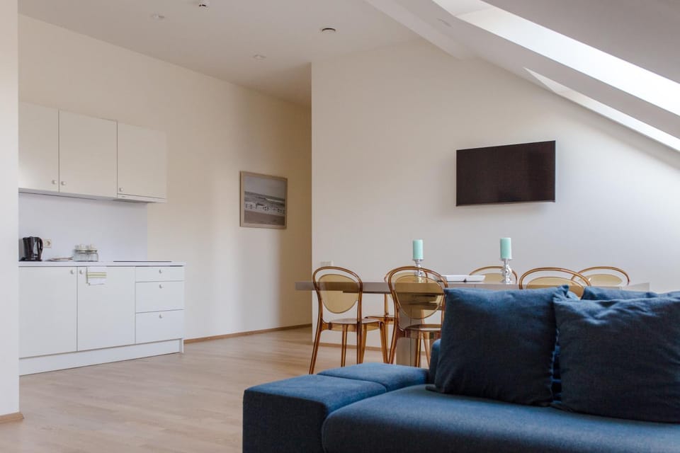 TV and multimedia, Kitchen or kitchenette, Living room, Dining area