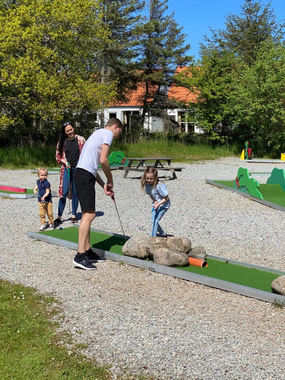 Minigolf, Area and facilities