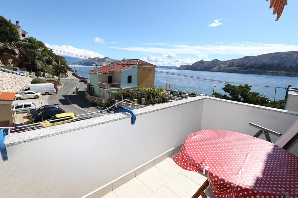 Balcony/Terrace, Seating area, Mountain view, Sea view, Street view