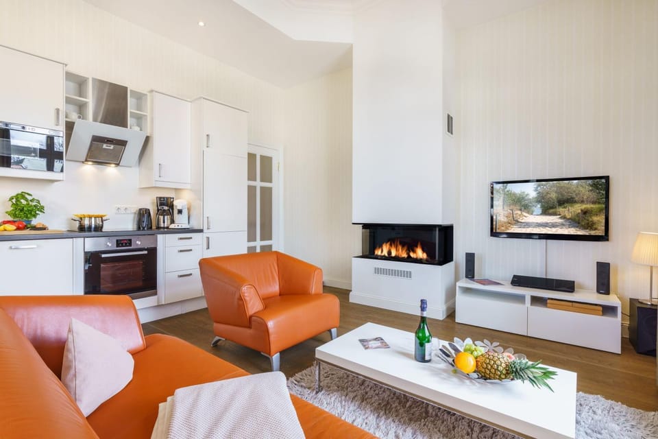 TV and multimedia, Kitchen or kitchenette, Living room