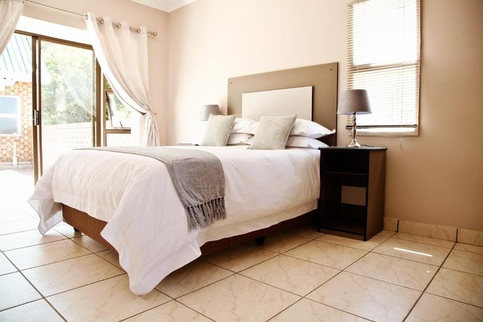 12 On Top Guesthouse Bed and Breakfast in KwaZulu-Natal