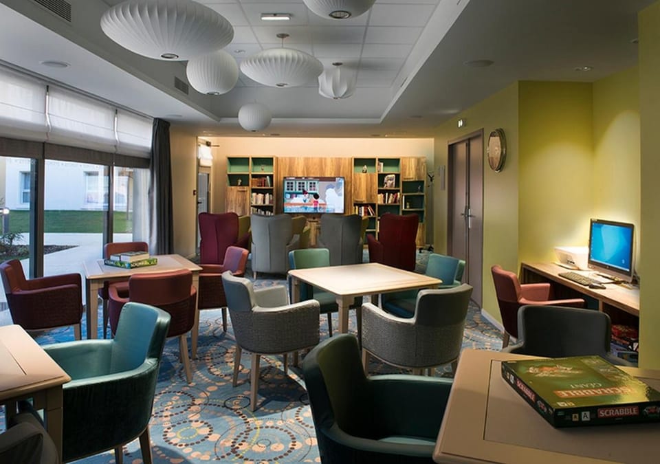 Communal lounge/ TV room