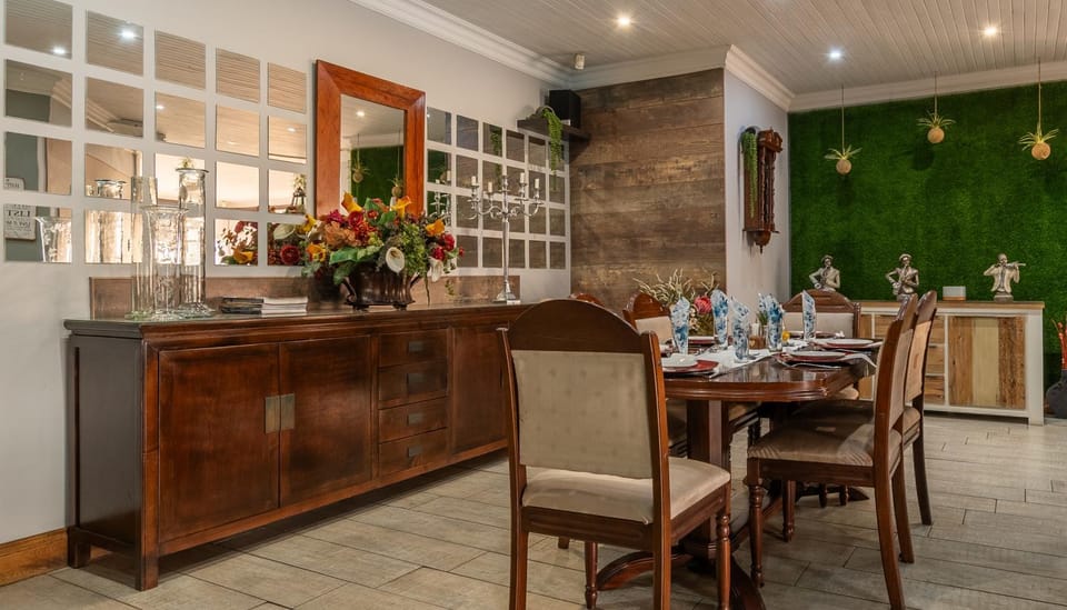 Dining area, Breakfast
