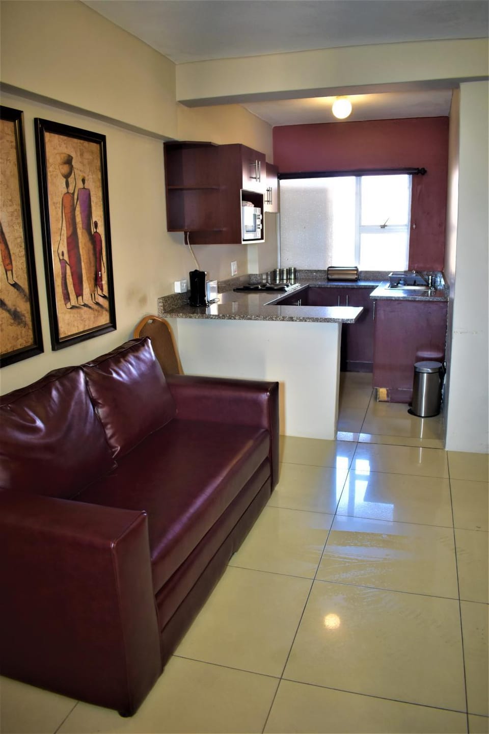 Kitchen or kitchenette, Living room, Seating area, Communal kitchen