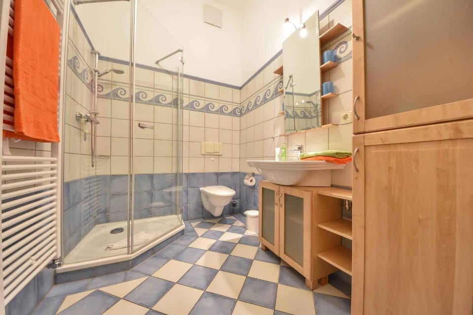 Shower, Toilet, Bathroom