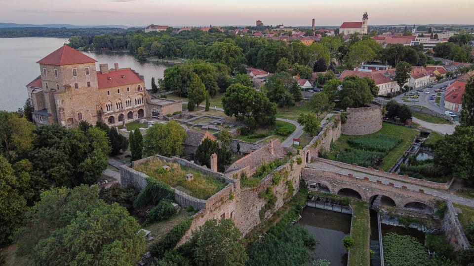 Neighbourhood, Bird's eye view