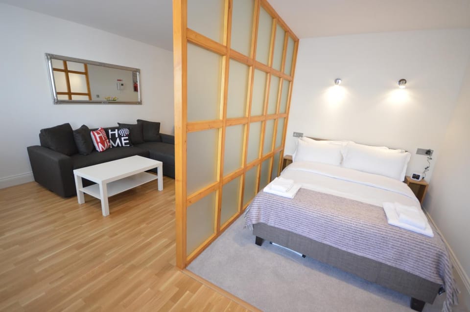 Seating area, Bedroom