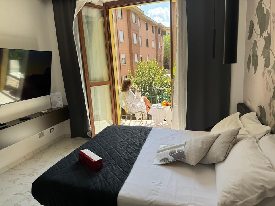 Balcony/Terrace, Photo of the whole room, Bedroom
