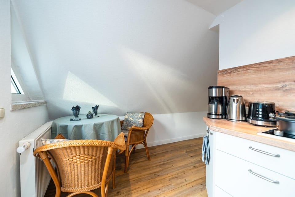 Coffee/tea facilities, Photo of the whole room, Dining area
