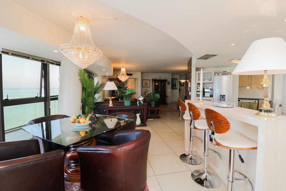 Kitchen or kitchenette, Living room, Lounge or bar, Seating area, Dining area, Sea view, Sea view, Dinner, Sunrise, Sunset