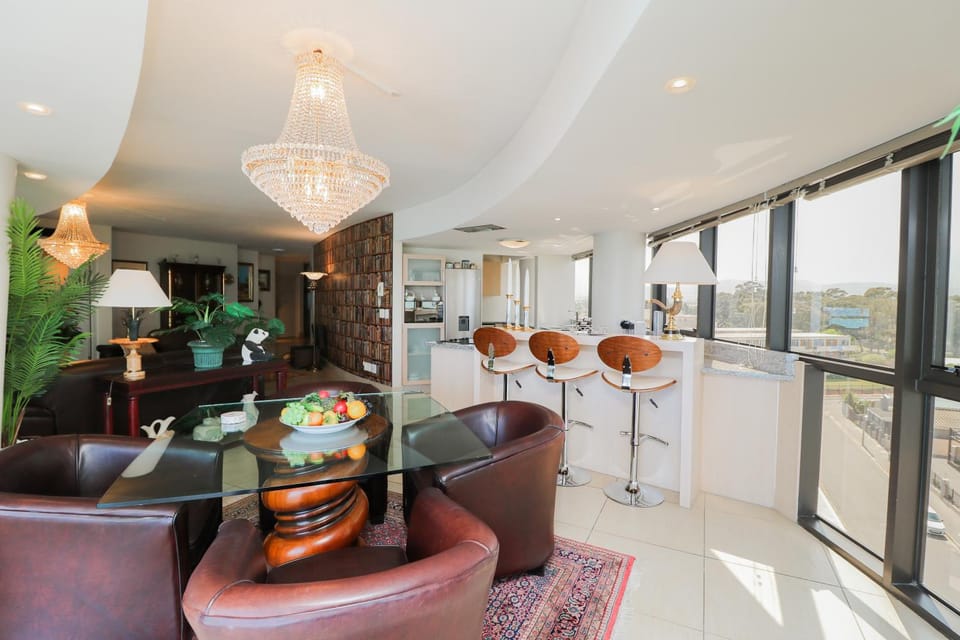 Kitchen or kitchenette, Living room, Lounge or bar, Seating area, Beach, Guests, Mountain view, Mountain view, Breakfast, Dinner, hair dresser, kitchen, kitchen