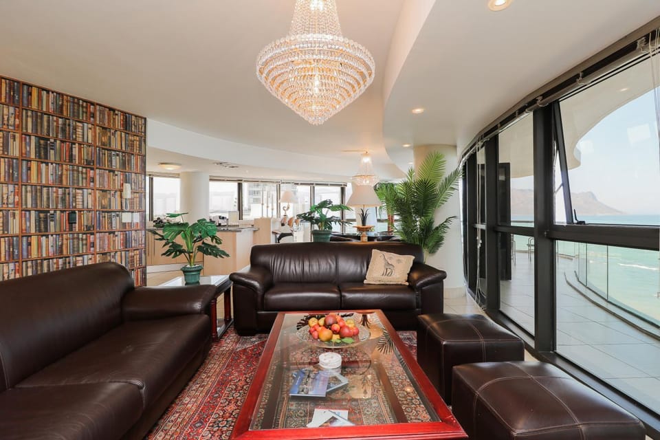Day, Game Room, TV and multimedia, Living room, Seating area, Beach, Mountain view, Sea view, locker