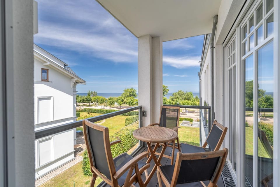 View (from property/room), Balcony/Terrace, Sea view