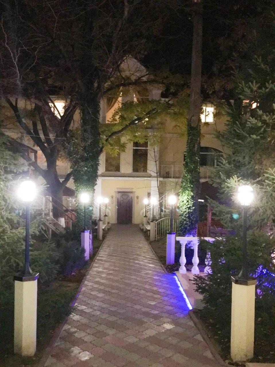 Garden, Autumn, Area and facilities