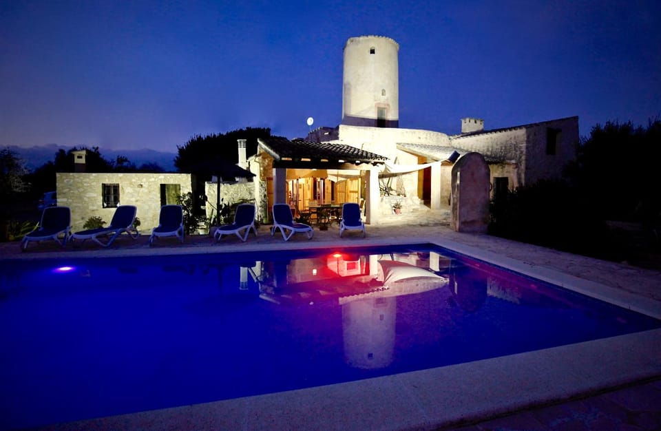 Property building, Facade/entrance, Off site, Night, Garden, Pool view, Swimming pool, Swimming pool